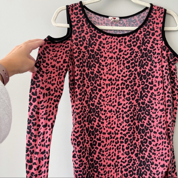 One Clothing Long Sleeve Cheetah Print Open Sleeve - Picture 3 of 12